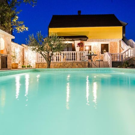 Holiday Home Iva With Pool Sukošan Eksteriør billede