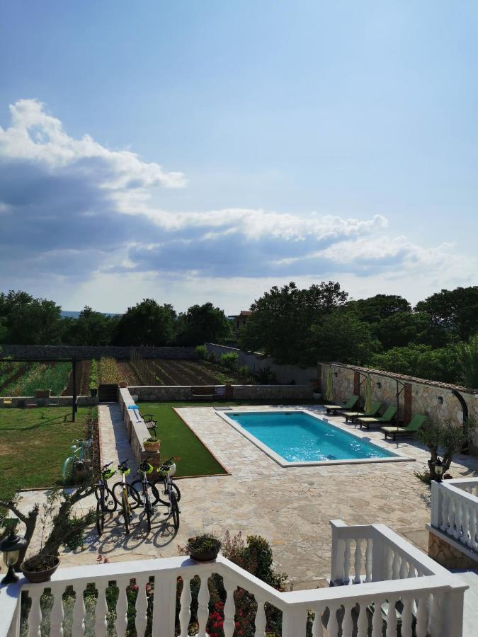 Holiday Home Iva With Pool Sukošan Eksteriør billede