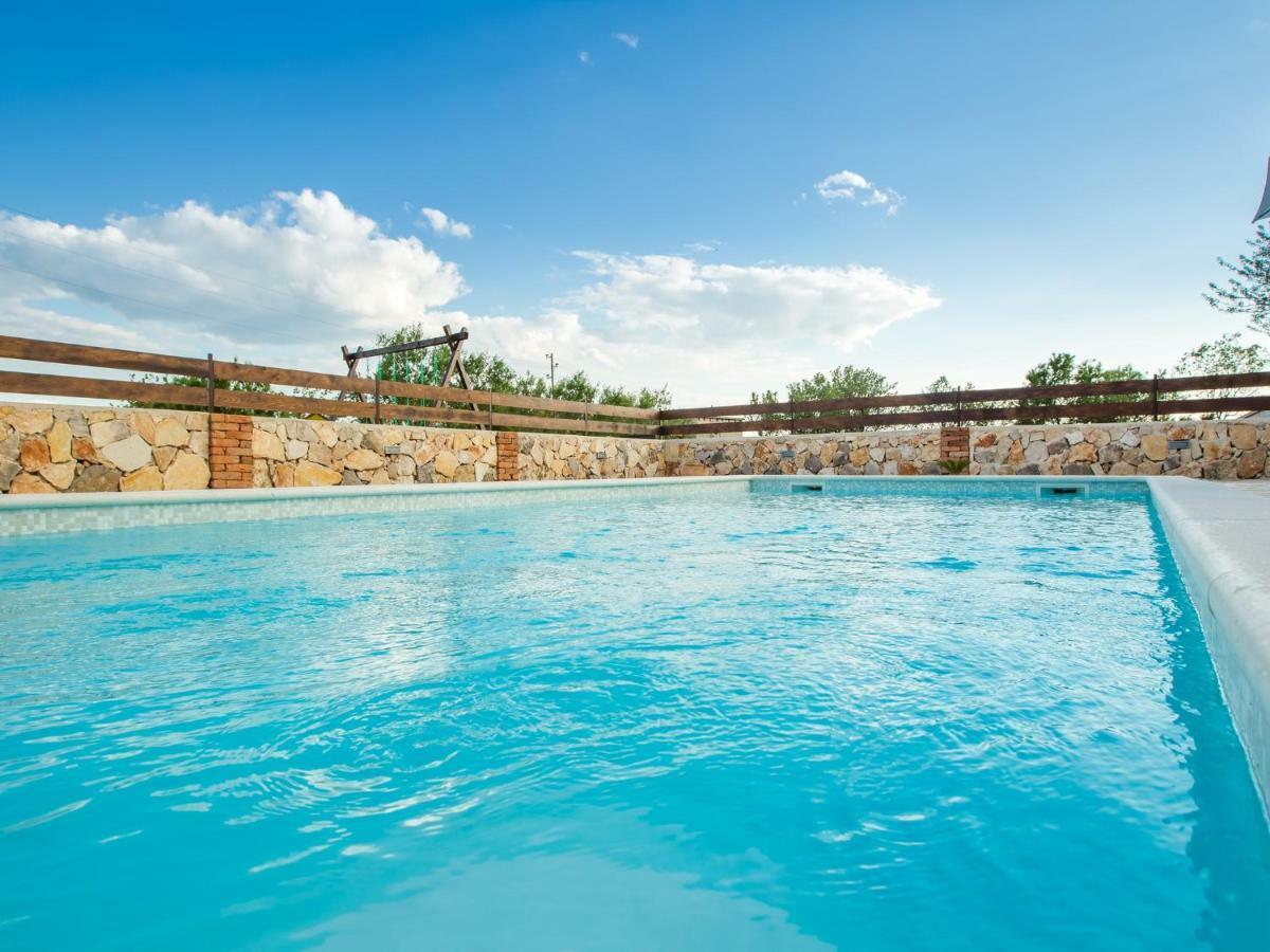 Holiday Home Iva With Pool Sukošan Eksteriør billede